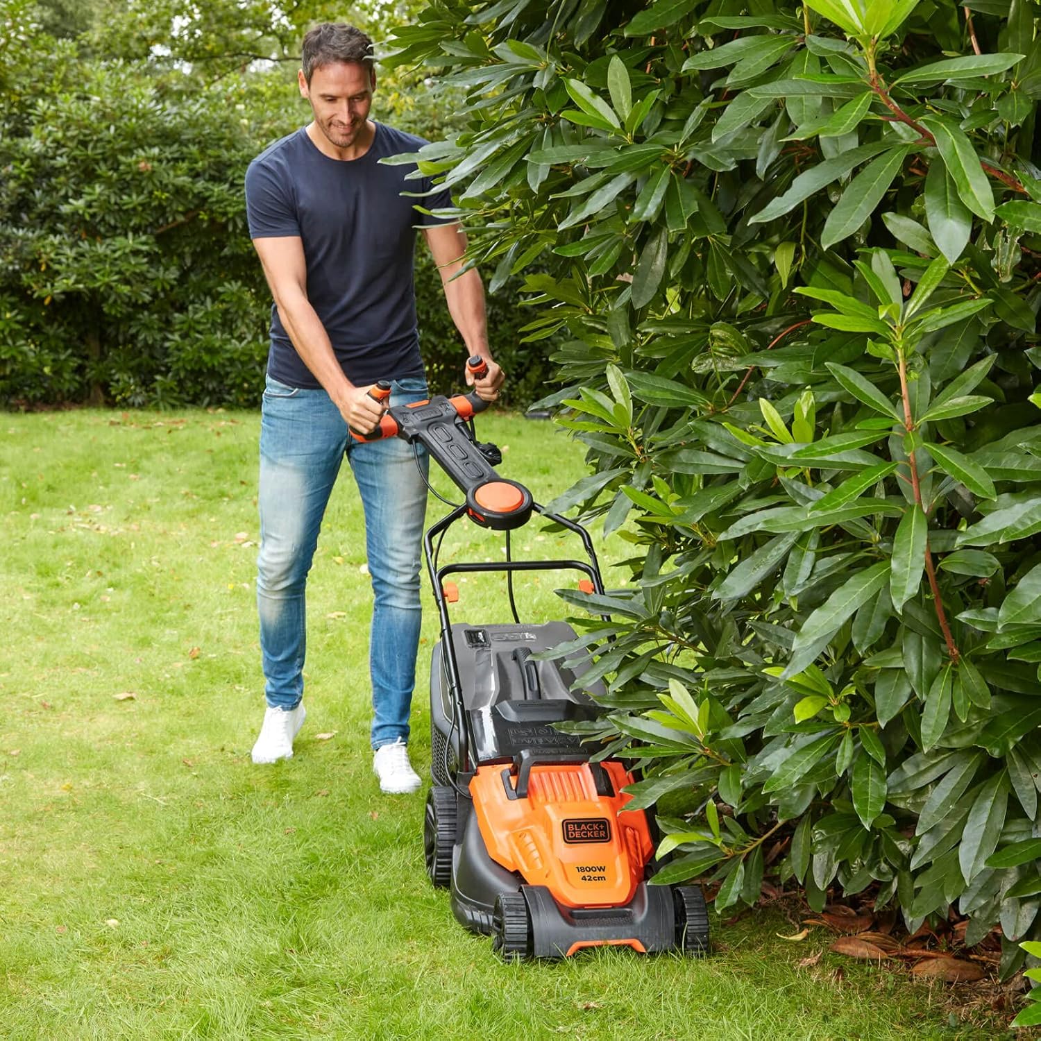 Black + Decker BEMW481ES-GB 42CM 1800W Electric Lawn Mower – Powerful Corded Garden Grass Cutter for Easy Lawn Maintenance - Image 6