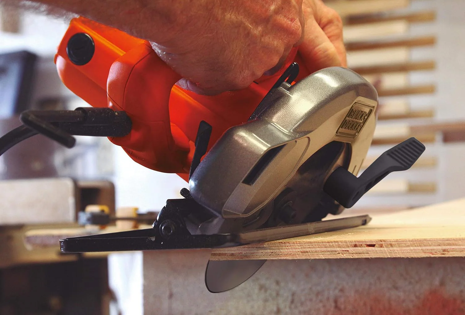 Black+Decker CS1004-B5 1400W 185mm Circular Saw – Powerful Corded Wood Cutting Tool for Home & Professional Use - Image 5