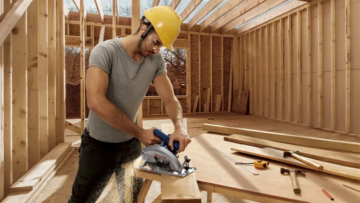 Bosch GKS 140 Professional Handheld Circular Saw (06016B30L1) - Image 2