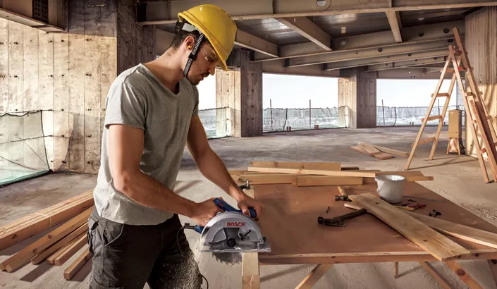 Bosch GKS 140 Professional Handheld Circular Saw (06016B30L1) - Image 3