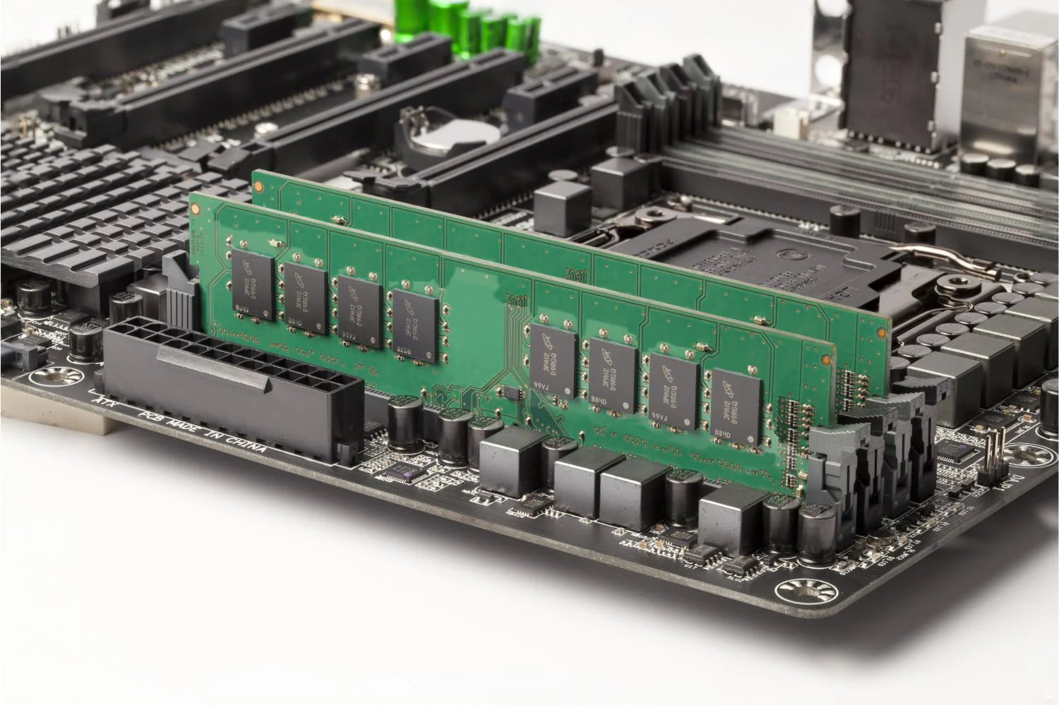 Crucial Basic 8GB DDR4-2400 UDIMM Desktop RAM - CB8GU2400 - Image 5