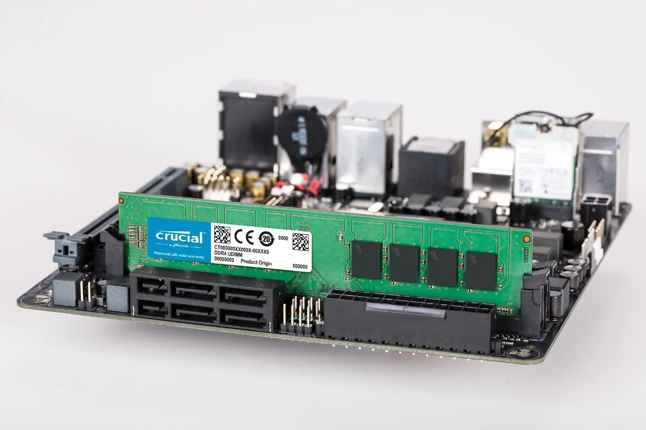Crucial Desktop Memory 16GB DDR4-2400 UDIMM - CT16G4DFD824A - Image 3