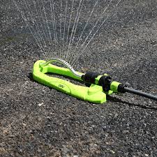 Deli EDL581303 17 Holes Oscillating Sprinkler – Heavy Duty Brass Jet Nozzle Garden Sprinkler for Lawns Irrigation Workshop and DIY Use - Image 4