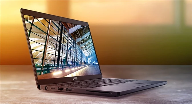 Dell Latitude 7390 Laptop- LAT-7390-00005-BLK - Intel Core i7-8650U, 8GB RAM, 256GB SSD, 13.3 Inch HD Display, Backlit Keyboard, Windows 10 (64bit) English Pro - Image 3