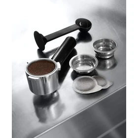 Delonghi EC685.M 15-Bar Pump Espresso Dedica Coffee Maker - Removable water reservoir - Image 4