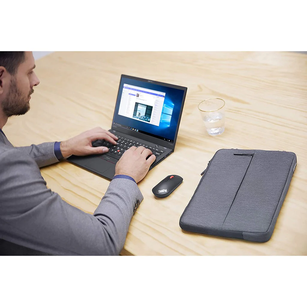 Lenovo 15.6-inch Laptop Urban Sleeve Case - GX40Z50942 - Image 4