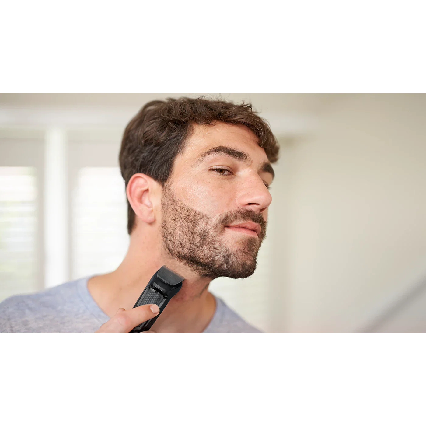 Philips Multigroom Series 3000 7-in-1 Trimmer - Image 2