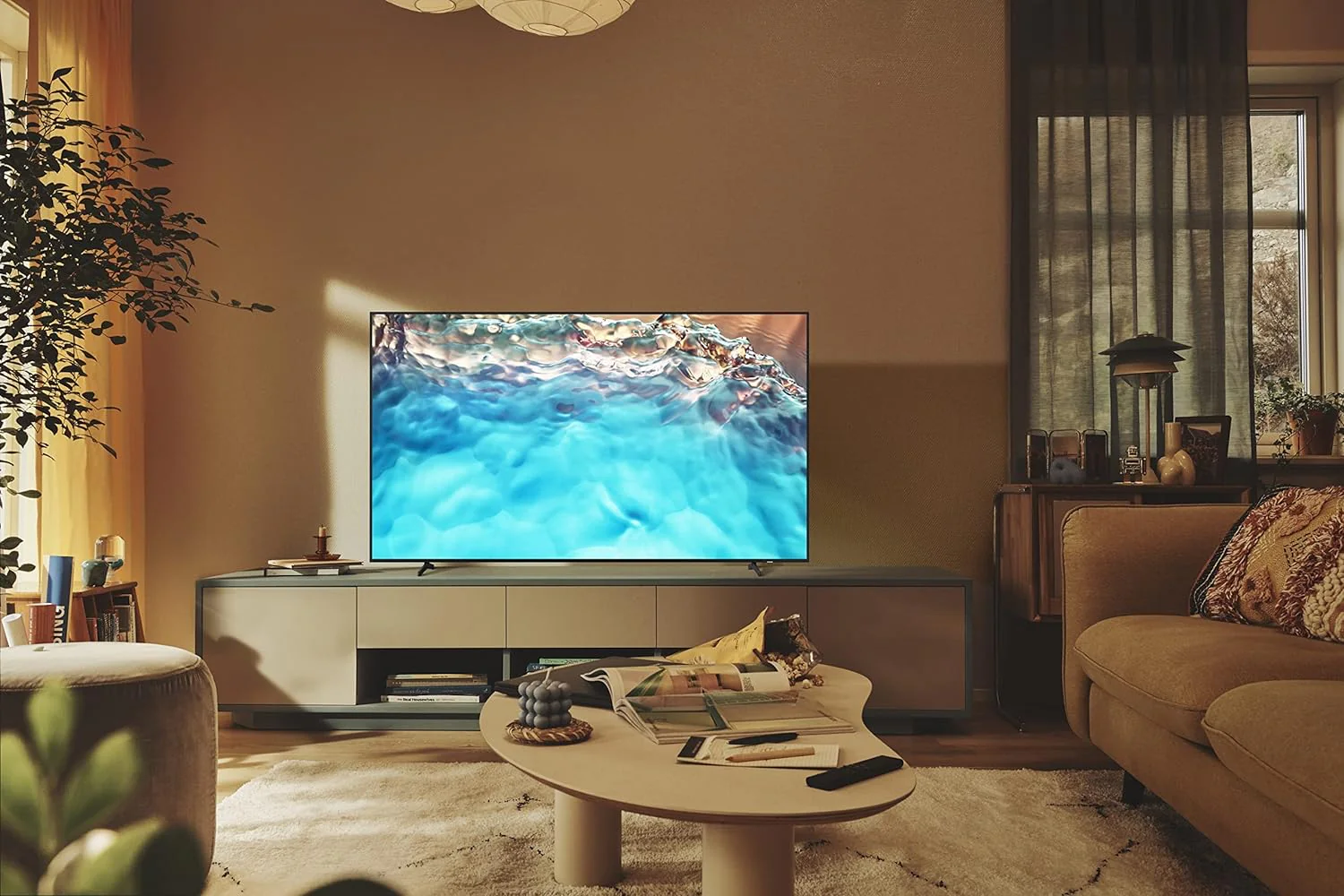 Samsung 65BU8000 65-Inch Crystal 4K UHD Smart LED TV - Image 4