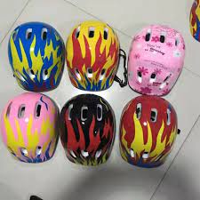 Skating Full Set; skating shoes, helmet, and guard kit for Kids Toddlers -Adjustable skater roller shoes Protective Gear Full Set - Image 4