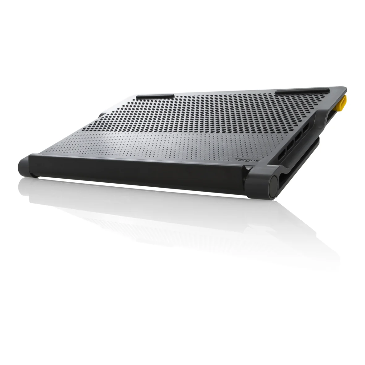 Targus Chill Mat with 4-Port USB 2.0 Hub - AWE81EU - Image 3