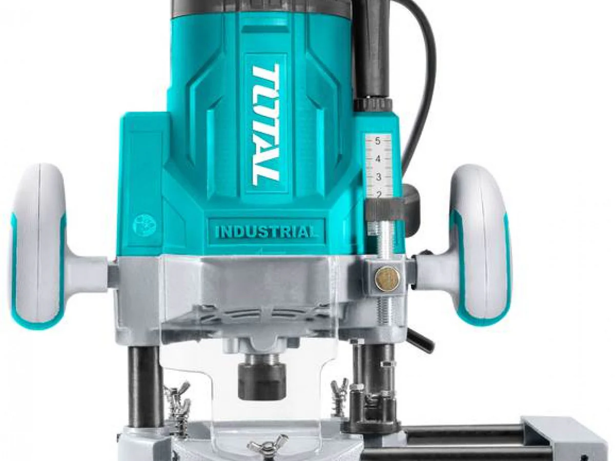 Total TR111226 Router 2200W