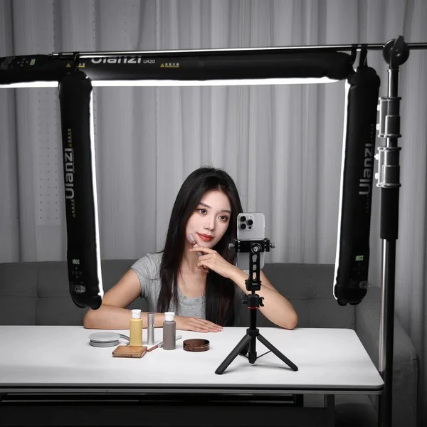 Ulanzi UA12 12W Portable Air Tube Light – Compact lighting solution for soft, portable illumination in photography and video use - Image 4