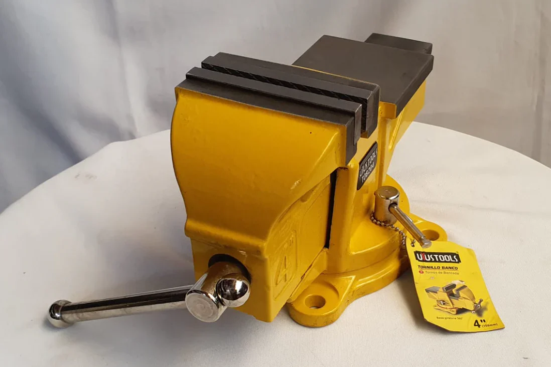 Uyustools TOB204 4'' Bench Vise – Heavy Duty Jaw, Swivel Base, Industrial Metalwork Clamp for Woodworking & DIY - Image 3