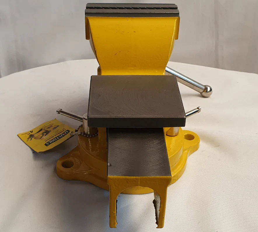 Uyustools TOB204 4'' Bench Vise – Heavy Duty Jaw, Swivel Base, Industrial Metalwork Clamp for Woodworking & DIY - Image 4